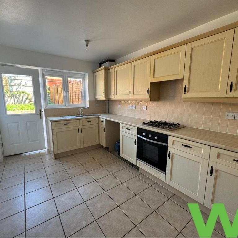 4 bedroom detached house to rent - Photo 1