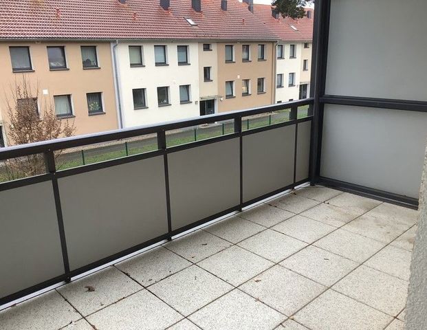 Frisch renovierte Wohnung mit Balkon! - Photo 1