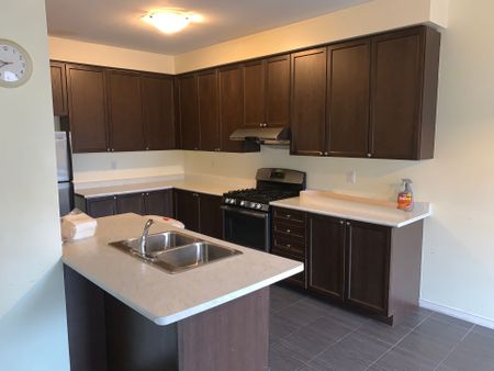 For Lease - 72 Loftsmoor Drive Unit# Upper, Brampton, Ontario - Photo 5