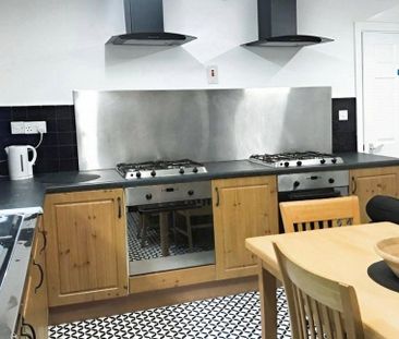 1 bedroom in a house share to rent - Photo 4