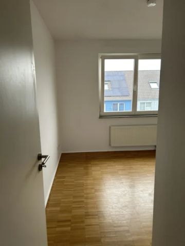 Helle 3-Zimmer-Wohnung mit Südbalkon in Bonn-Beuel-Vilich! Zentrumsnah am Rande des Siebengebirges! - Photo 4