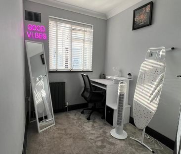 3 bedroom semi-detached house to rent - Photo 4