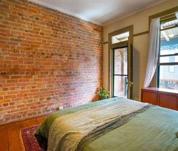 Charming Two Bedroom Terrace House! - Photo 3