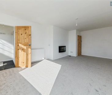 2 bedroom semi-detached bungalow to rent - Photo 2