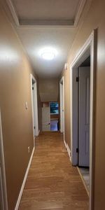 3 Bed 1 Bath in Millwoods - Photo 3