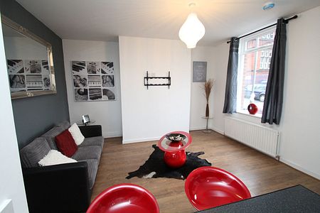 3 Bed - 19 Pennington Street, Woodhouse, Leeds - LS6 2JP - Student - Photo 5