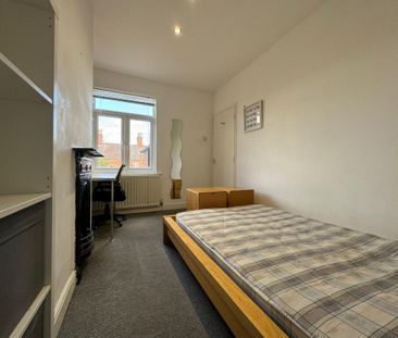 107 Leopold Street - Golden StableLoughborough - Photo 2