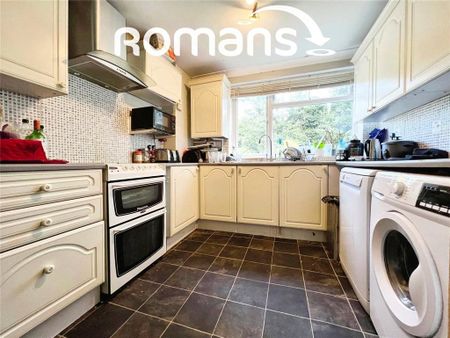 1 bedroom in a house share to rent - Photo 3