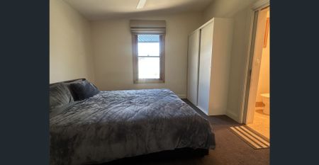 Centrally Located Cottage! - Photo 4