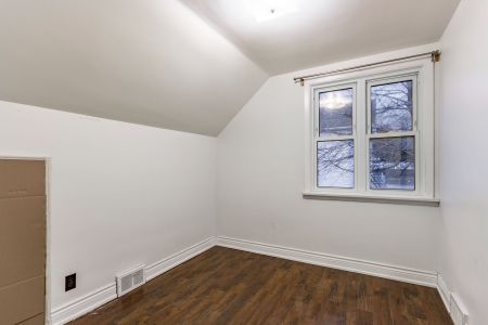 For Lease - 261 Barrie Road Unit# Main & Upper, Orillia, Ontario - Photo 4