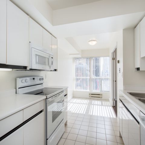 For Lease - 7 Carlton Street Unit# 1406, Toronto, Ontario - Photo 1