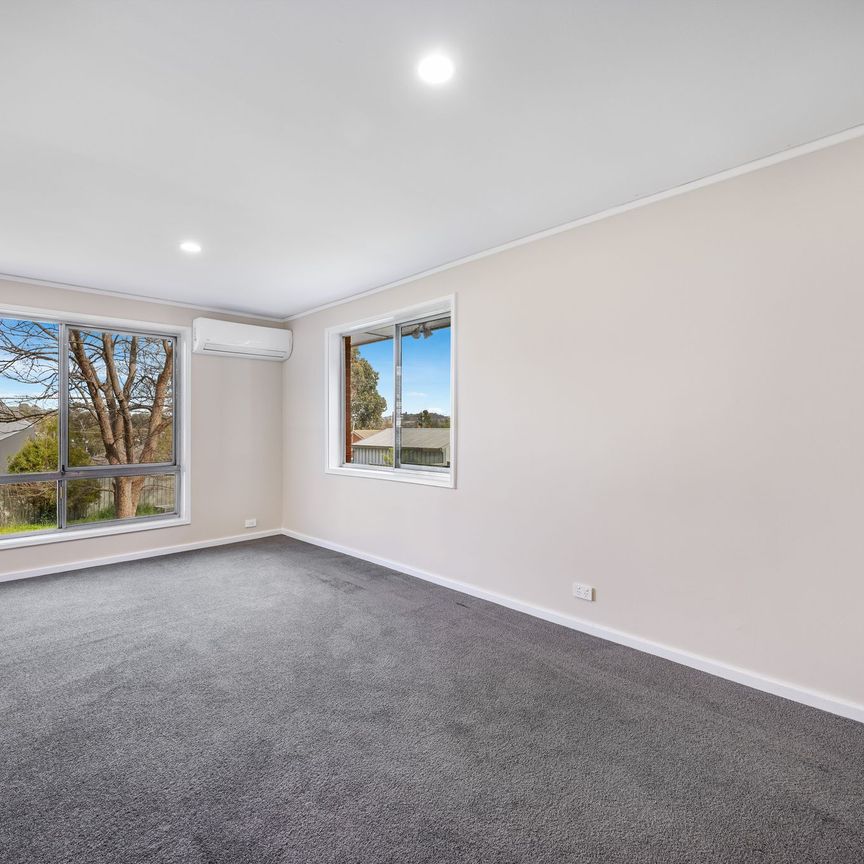 18 Aurora Close, Mawson ACT 2607 - House For Rent | Domain - Photo 1