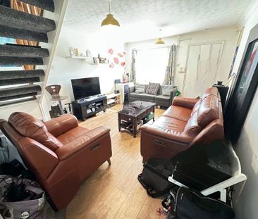 2 bedroom terraced house to rent - Photo 2
