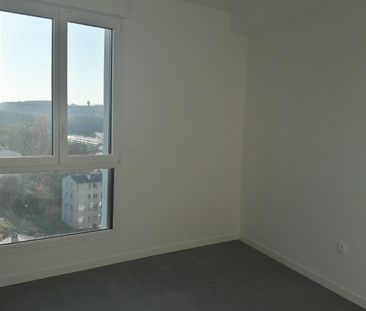 location Appartement T5 DE 95.65m² À MASSY - Photo 1