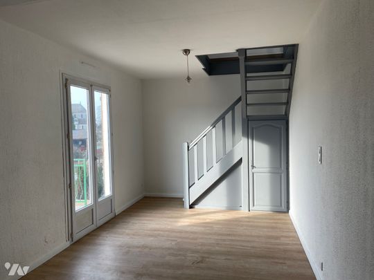 Maison dans bourg proche de tous commerces et école. - Photo 1