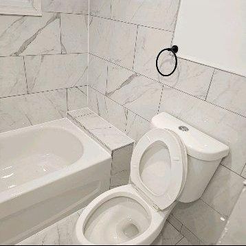 SUPERBE 6 1/2 TOUT RÉNOVÉ AVEC COUR PRIVÉE - Photo 3
