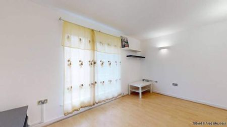 2 bedroom property to rent in London - Photo 2