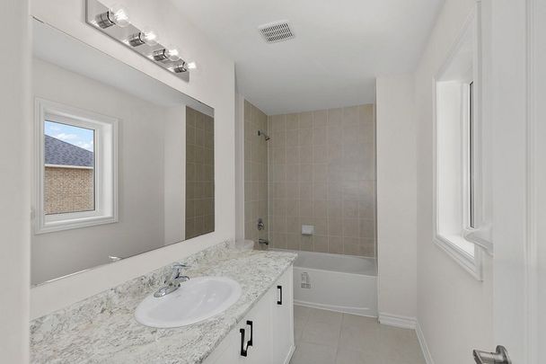 For Lease - 106 Palace Street, Thorold, Ontario - Photo 1