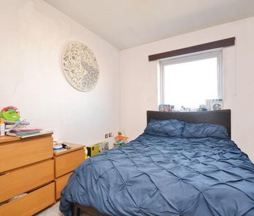 2 bedroom Flat To Let - Photo 4