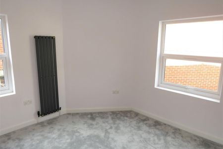 Salisbury Street - Photo 2