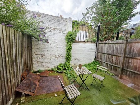 4 bedroom terraced house to rent - Photo 4