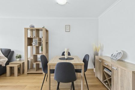 North Facing Apartment Modern Apartment - Photo 4