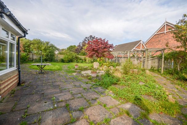 3 bed detached bungalow to rent in The Cloisters, South Gosforth, NE7 - Photo 1