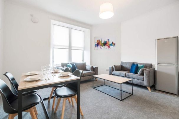 4 bedroom flat to rent - Photo 1