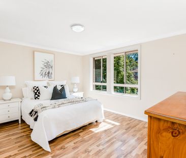 Sun-Drenched Family Manor - Photo 4