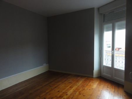 Location Appartement 4 pièces 88m² LE CREUSOT 71200 - Photo 5