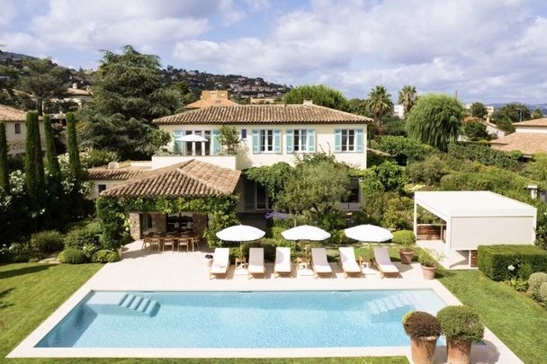 Proche Cannes - Villa provençale rénovée – 4 suites – Piscine chauffée - Photo 1
