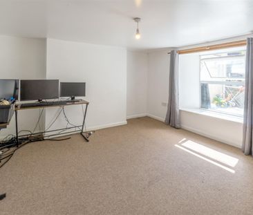 North Road West, Plymouth - Photo 1