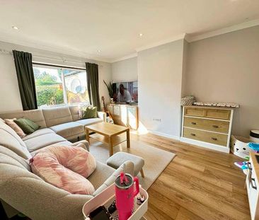 West Street, Epsom, KT18 - Photo 1