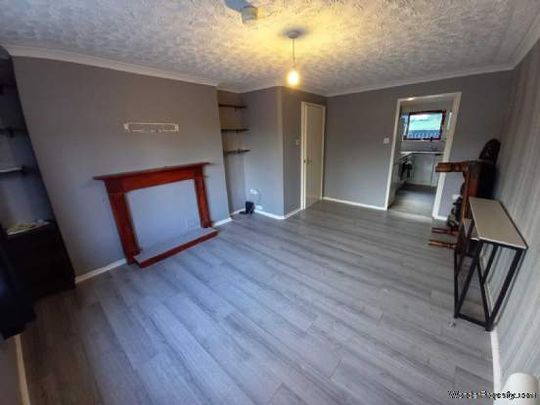 2 bedroom property to rent in Greenock - Photo 1