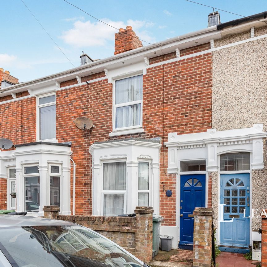 3 bedroom house to rent Grayshott Road, PO4 - Photo 1