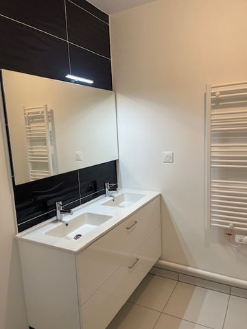 Louer appartement 4 pièces de 92 m² à Rennes (35200) - Photo 2