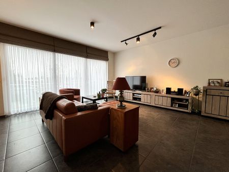 Comfortabel 2 slpk-appartement met terras en garage - Photo 5