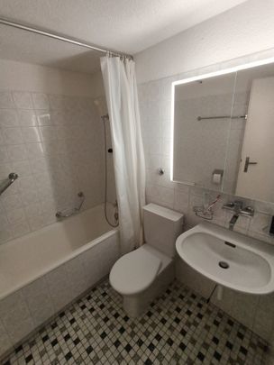 "Helle Wohnung in Stadtnähe mit sonnigem Gartensitzplatz zu vermieten" - Photo 1