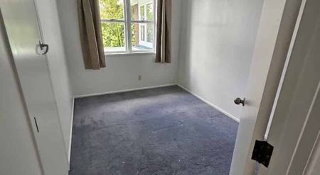 Family home - in New Lynn - Photo 3