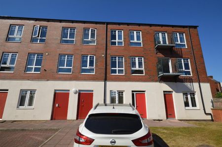 1 bedroom Flat To Let - Photo 3