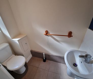 6 Bed Student Accommodation - Photo 6