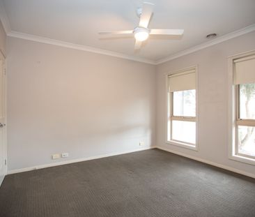 MAGNIFICIENT MAIN - Photo 3