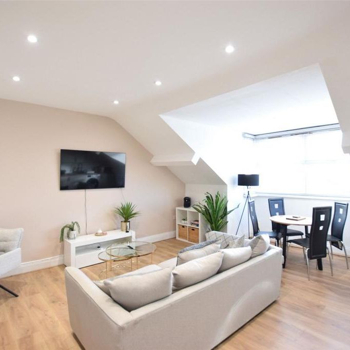 4 bedroom flat to rent - Photo 1