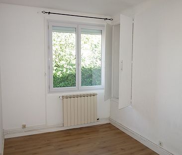 Location - Maison de ville T4 de 67 m² avec blacon/terrasse, cour, jardin clos et arboré et deux garages - Photo 1