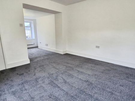 4 bedroom detached house to rent - Photo 4