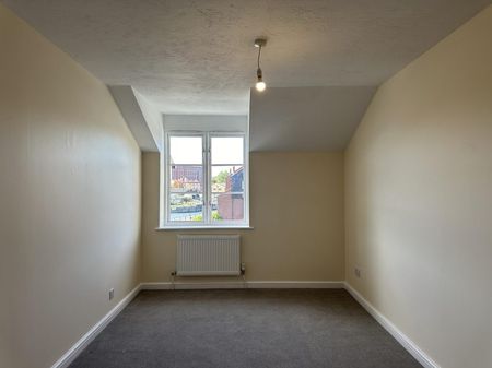 2 Bed Flat - Photo 4