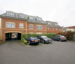 1 Bedrooms Flat to rent in 65 Victoria Street Englefield Green, Englefield Green TW20 | £ 230 - Photo 1