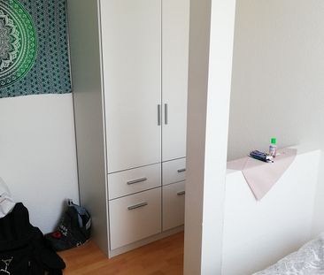 gemütliche 2,5 Zi-DG-Wohnung mit Loggia in Nienburg OT Holtorf - Photo 1