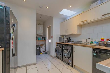 5 bedroom house to rent - Photo 2