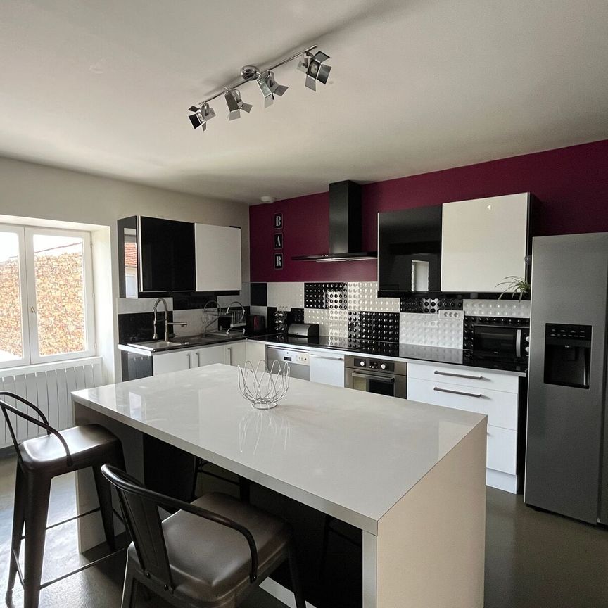 Appartement à louer 4 pièces • 100 m 2 Saint-Laurent-sur-Saône - Photo 1